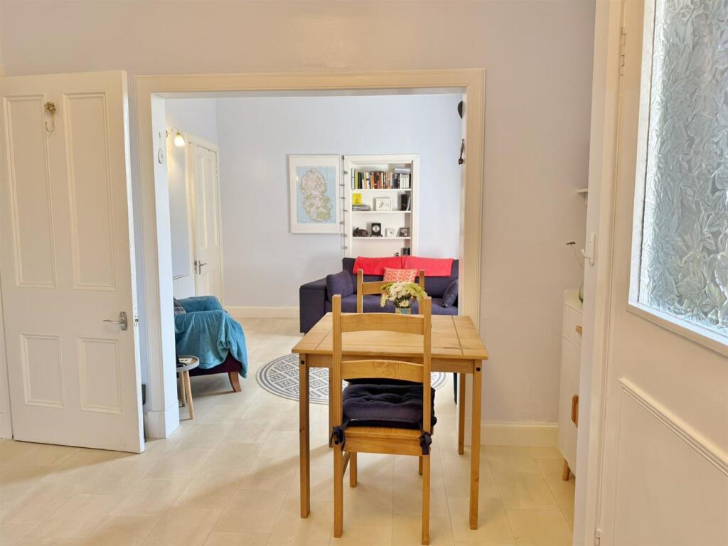 Dining space to lounge