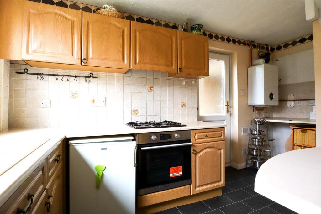 Kitchen (3).jpg