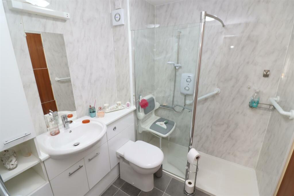 Shower Room / WC