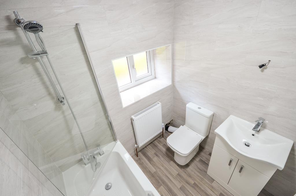 Lovely Modern Bathroom