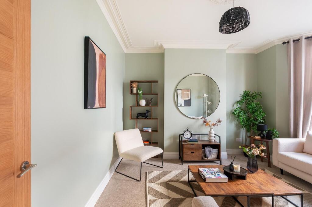 2R1RGK - Living Room E.jpg