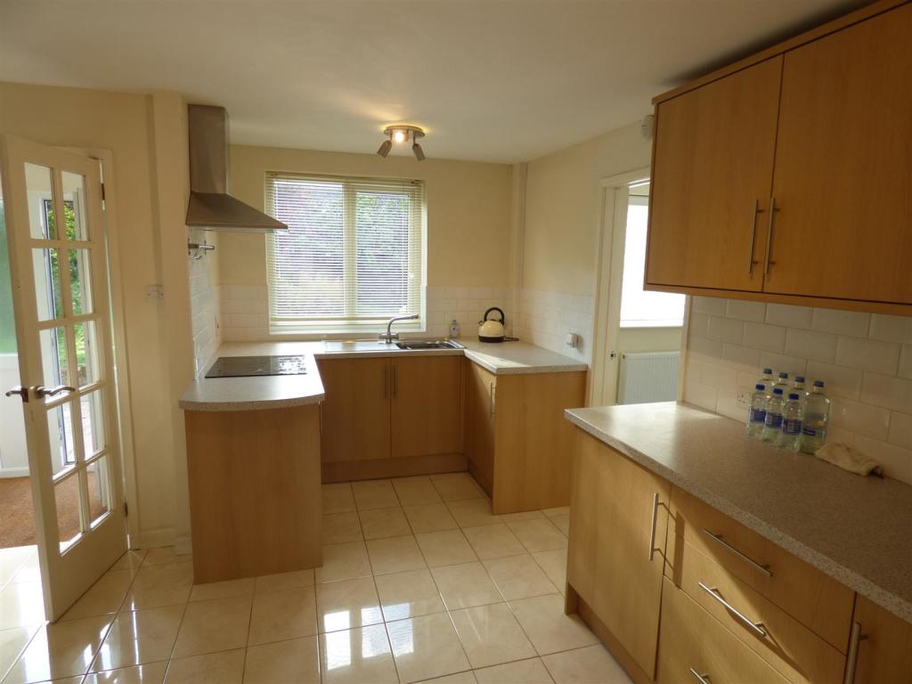 Kitchen  .JPG