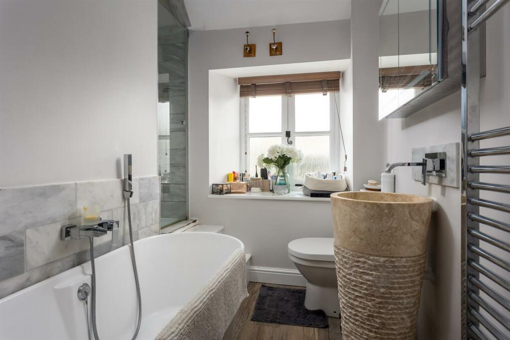 34 - 23 Querns Lane - GL7 1RL - Web.jpg