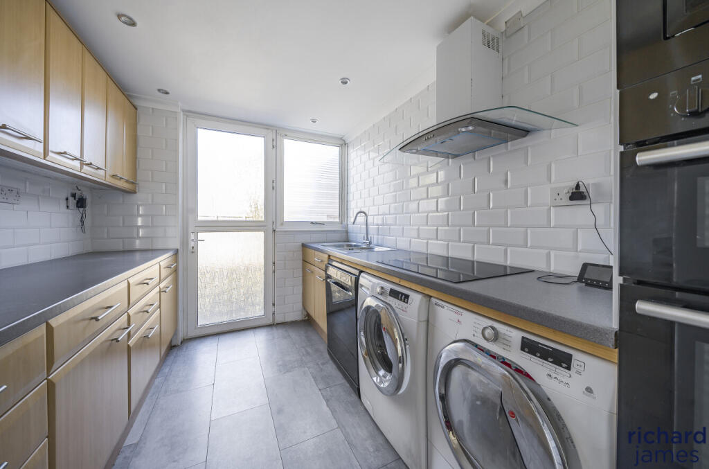 c3c37be34fa84125af9fa94749dd7c76