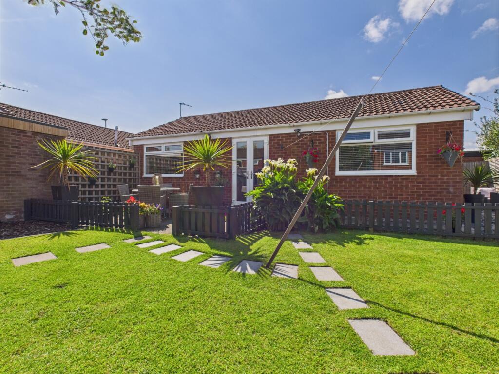 CAM03729G0-PR0062-STILL029