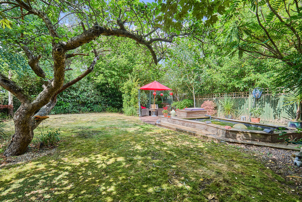 Edward Knight 202...