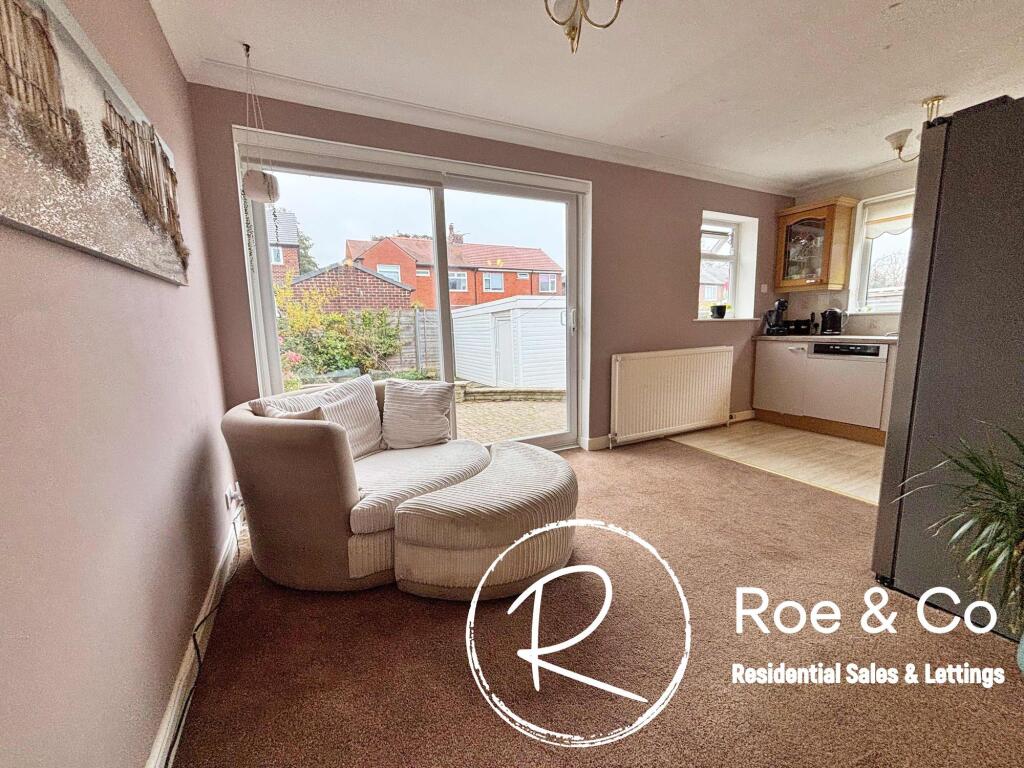 Open plan kitchen/diner/family room