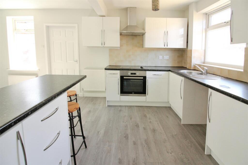 Kitchen/Dining