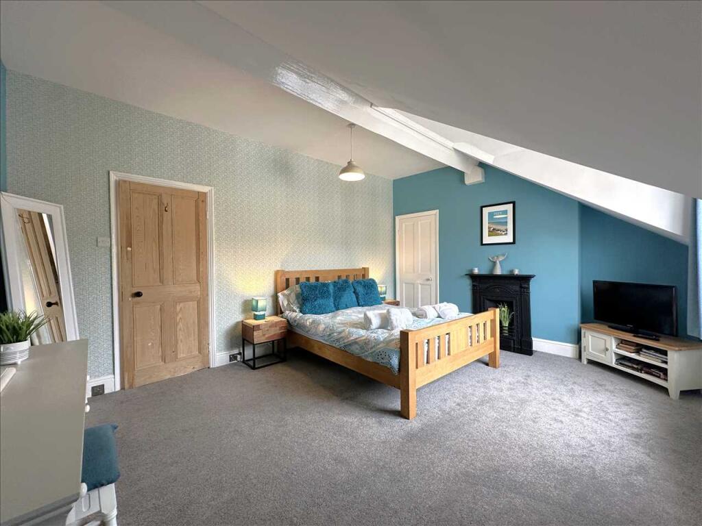 Bedroom (Front)