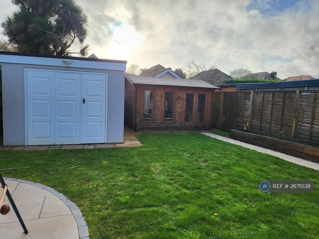Garden , Garage And Shed House