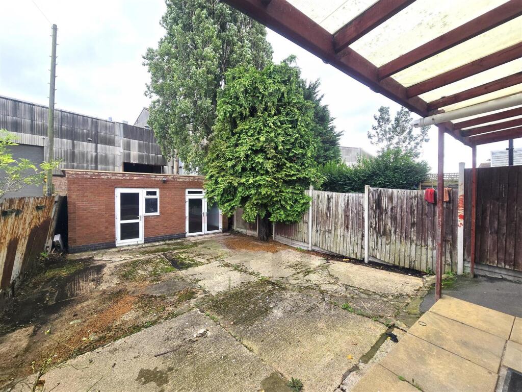 Garden/Outhouse
