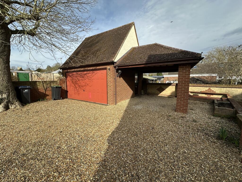 Garage n Carport.JPG