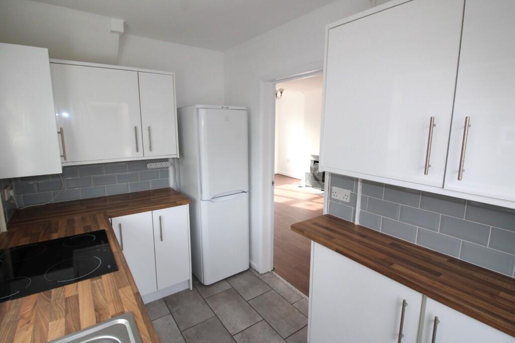 Kitchen (b)  
