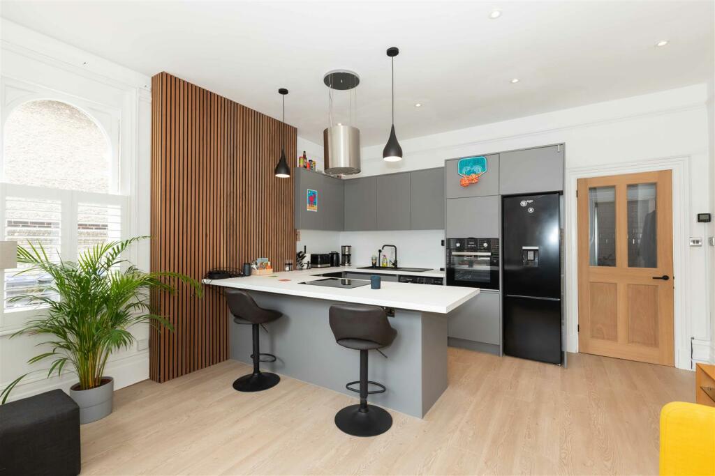 1 143 Heene rd_4.JPG