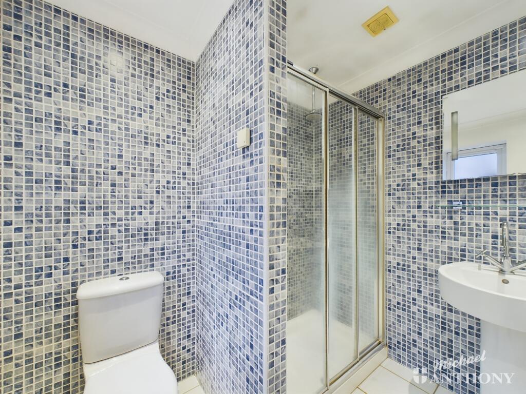 CAM03218G0-PR0527-STILL019