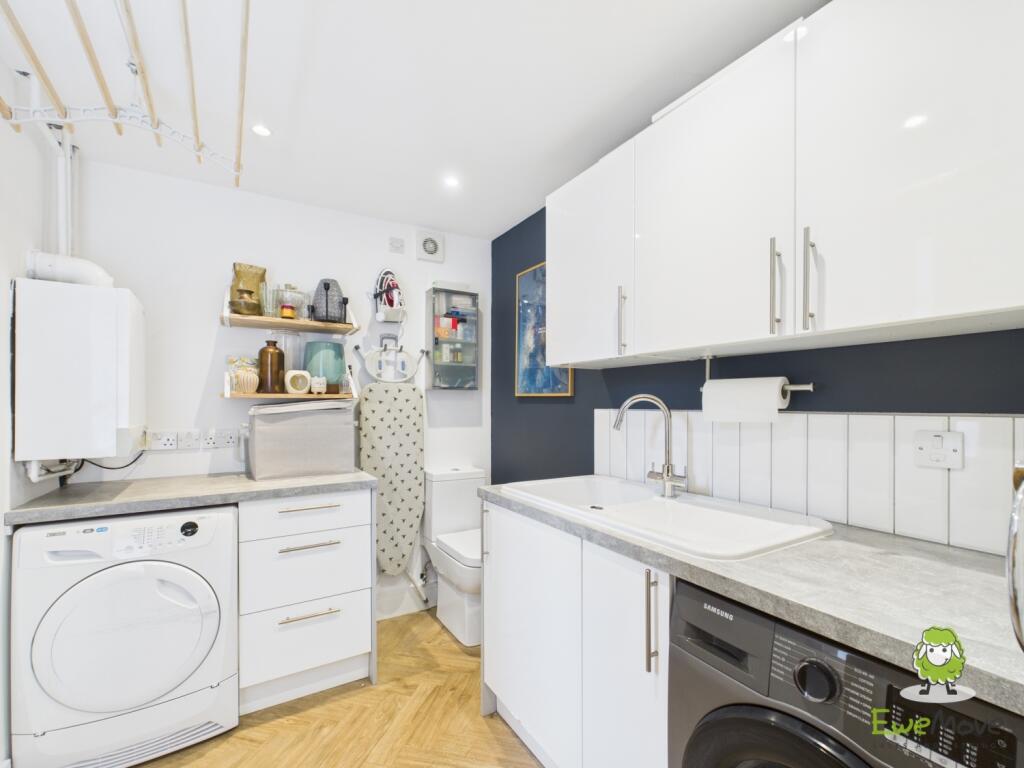 EweMove Estate Agents Basingstoke - 2 Cowslip Bank