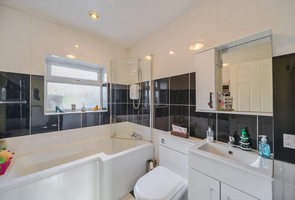 1386025-7-692f16d...