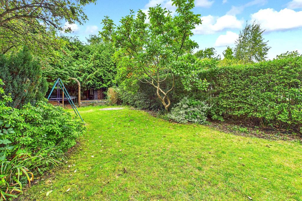 47 Dodsworth - Garden