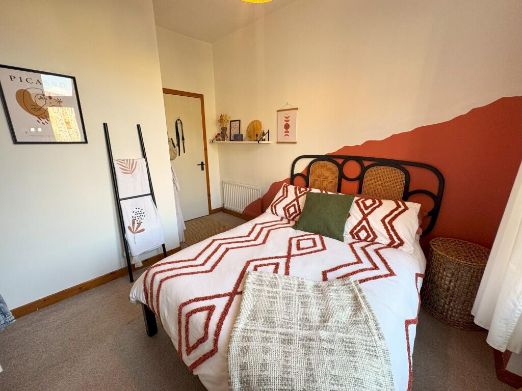 Bedroom 1 (2)
