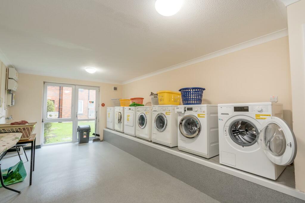 Communal Laundry Room.jpg