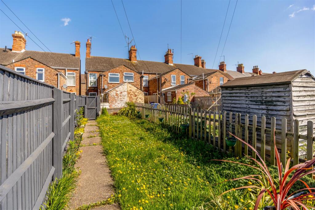 35 Wyberton Low Road (Wyberton)-7.jpg