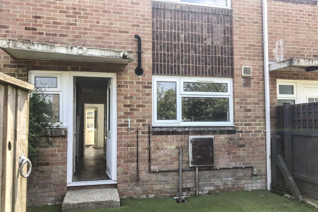 235 Gunville Road, Newport, Isle of Wight, PO30 5LU