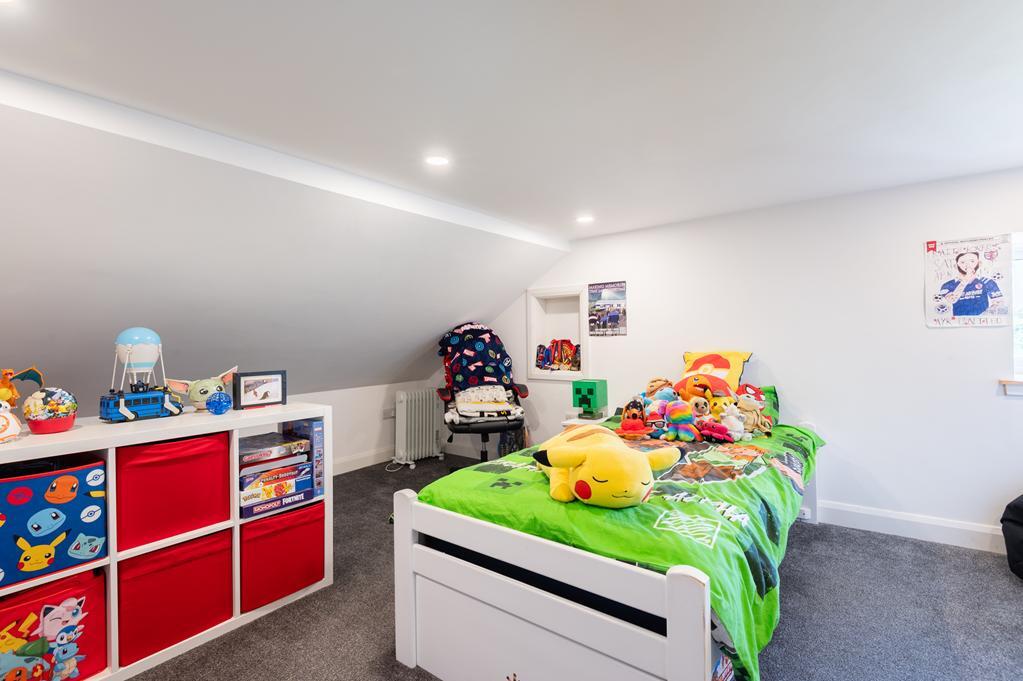 BEDROOM 4