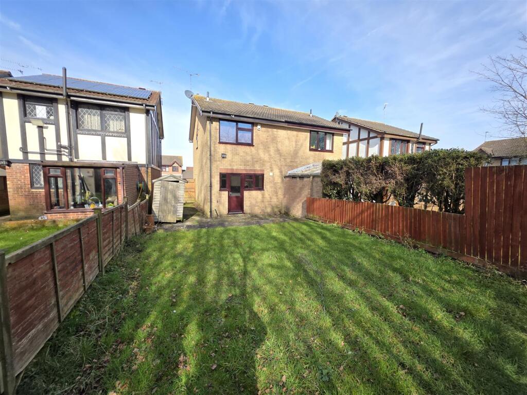 11 Cedar Close, Ashby