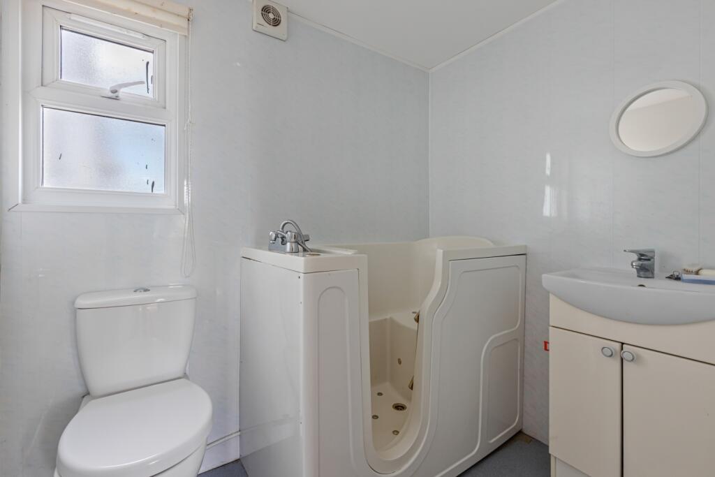 A19 - 115 Goodrington Road Paignton - 250606