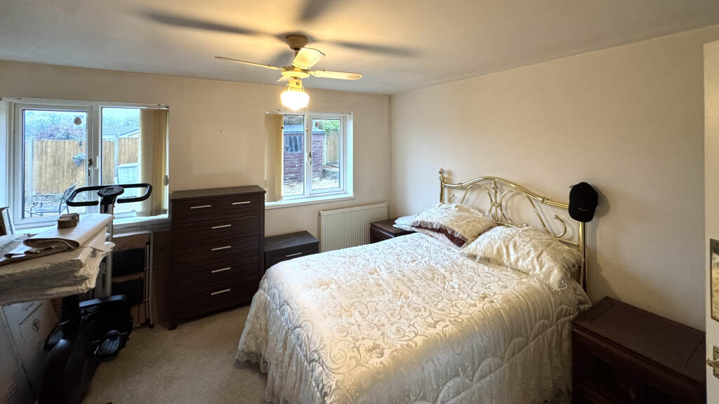Main bedroom 2