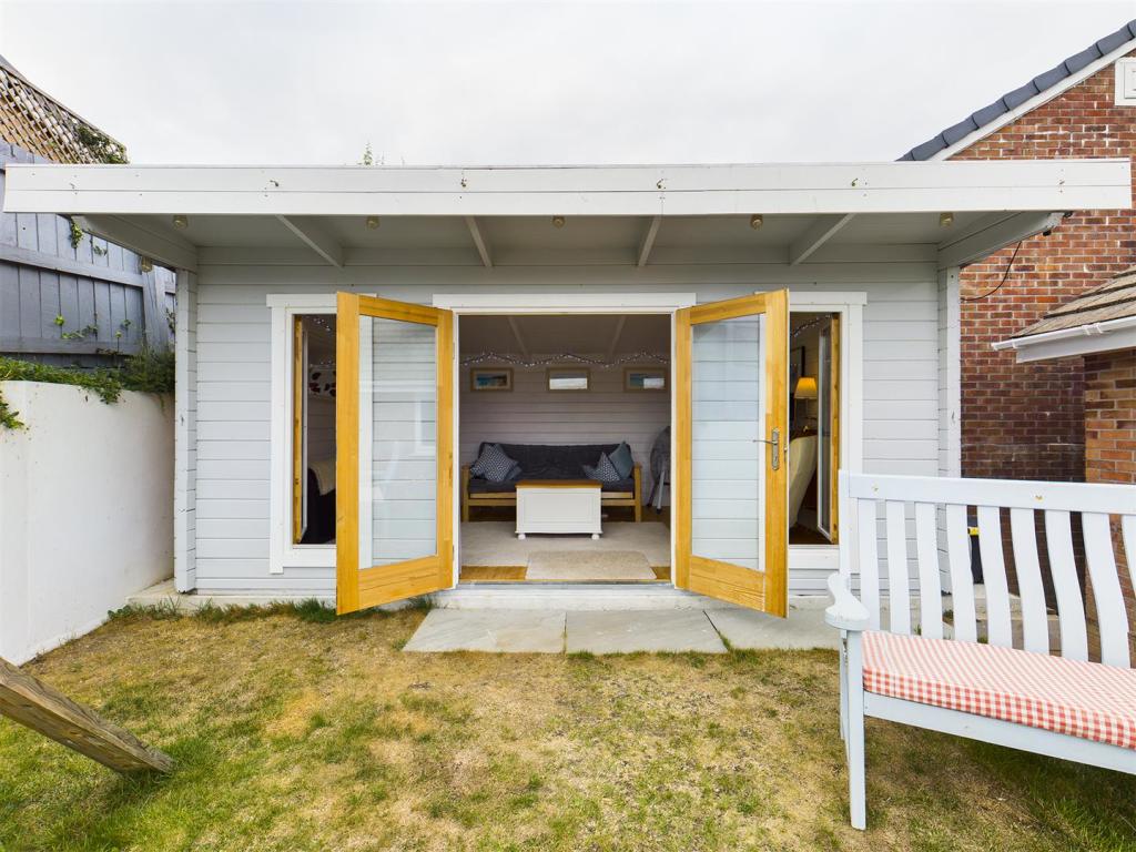 37 Penmere Drive Lodge