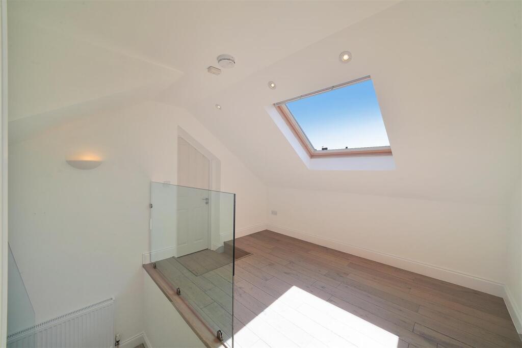 Flat 4, 25 Brougham Road - daFUKuD2g1tmpNFMwXeU.jp