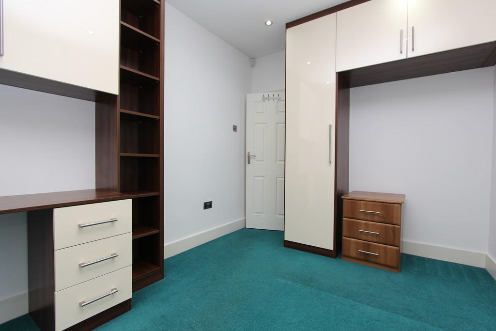 2nd bedroom Fitte...