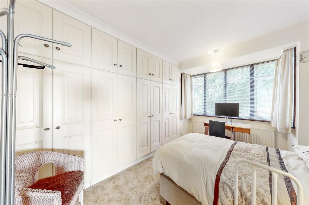 210 Carlton Avenue West - k8zqM0mmELWTstNtx9sf.jpg