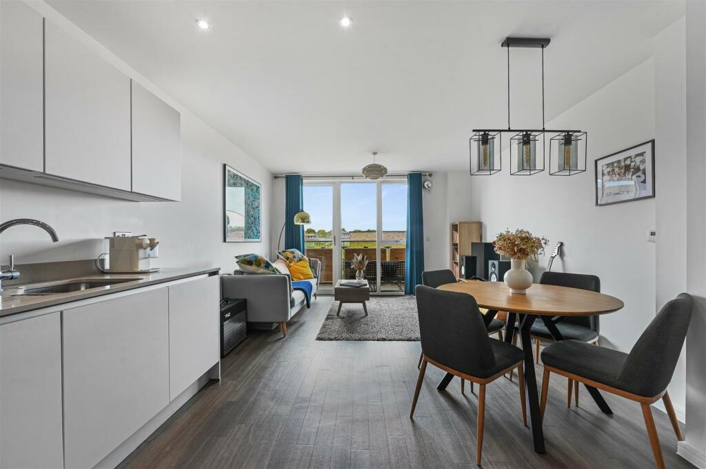 Kitchen and Reception Room .JPG