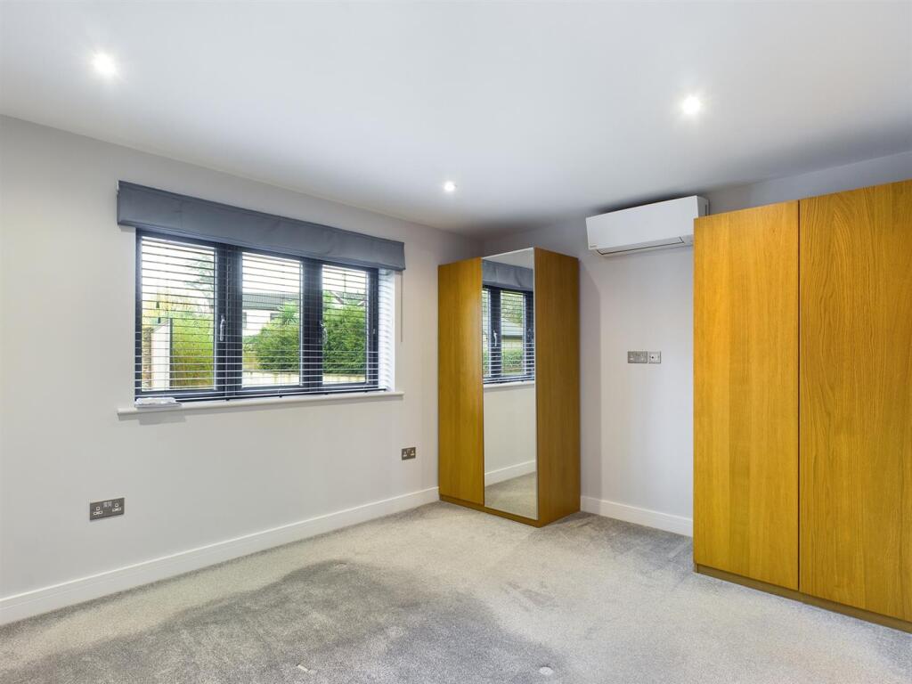 CAM00208P1-PR0170-ST