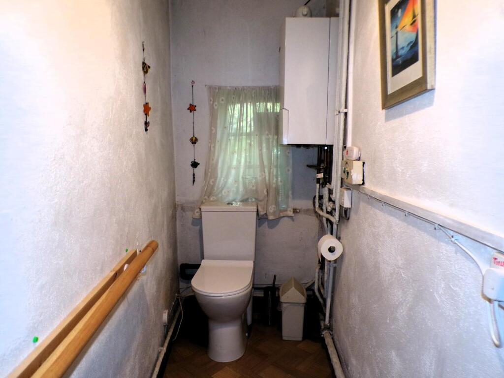 Downstairs WC.JPG
