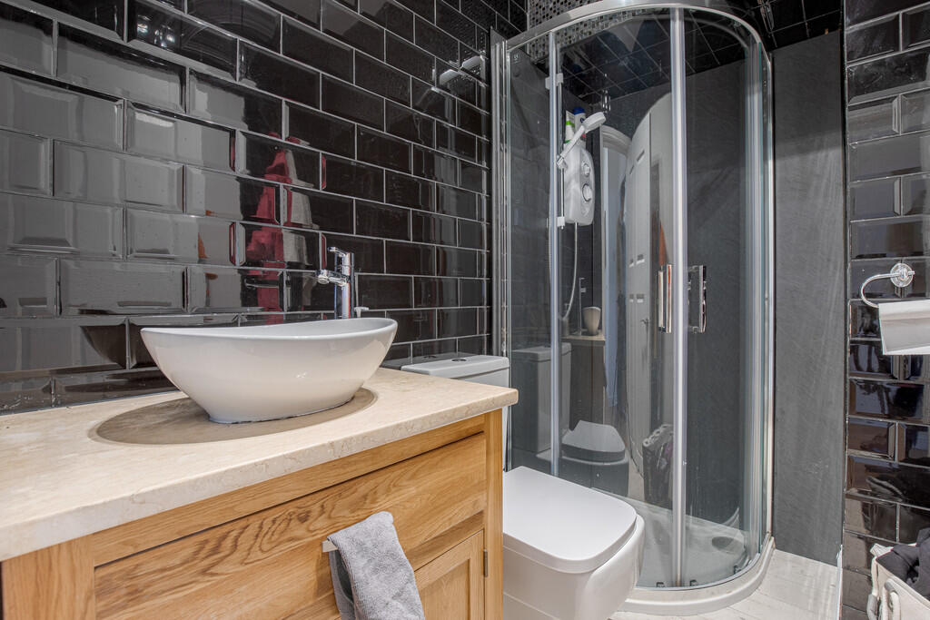 Bathroom2 (1)