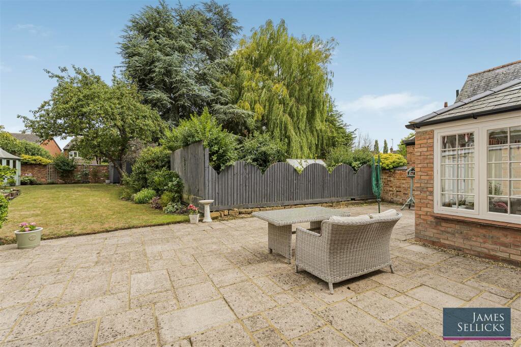 Patio entertaining area