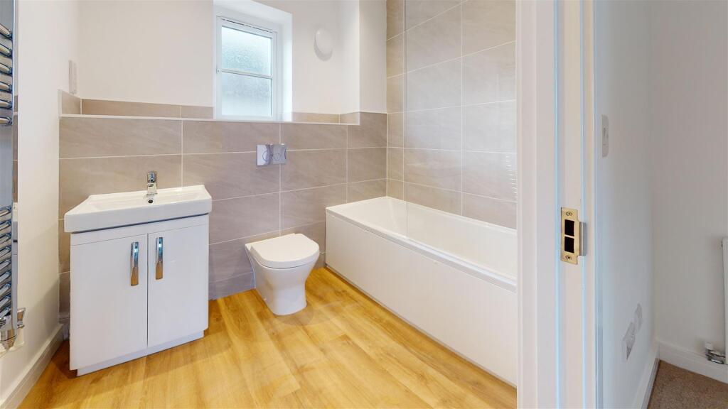 Bathroom (7).jpg