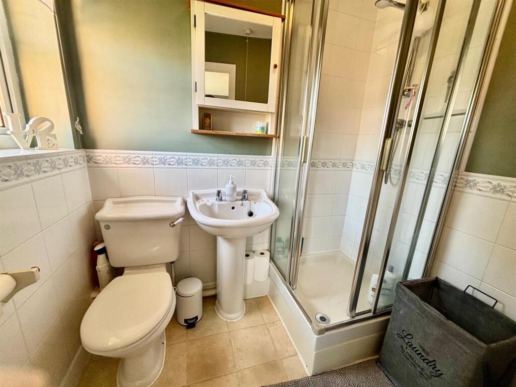 Shower Room/En Suite
