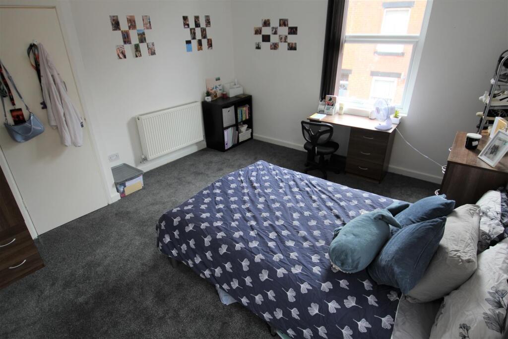 Bedroom 2.3.jpg