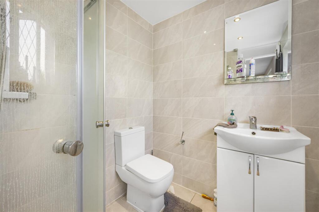 EN SUITE