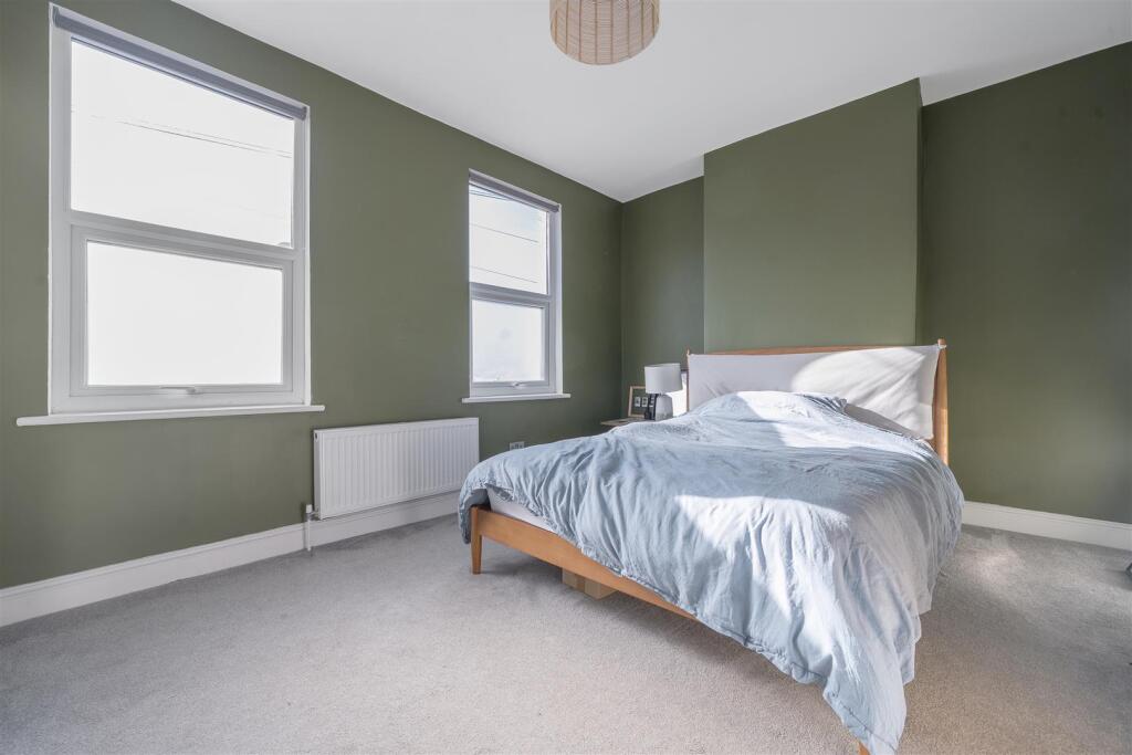 Bedroom 1.jpg