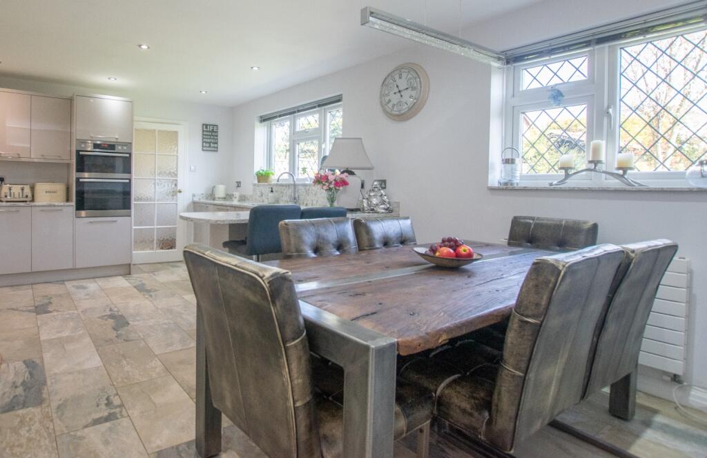 kitchen breakfast room