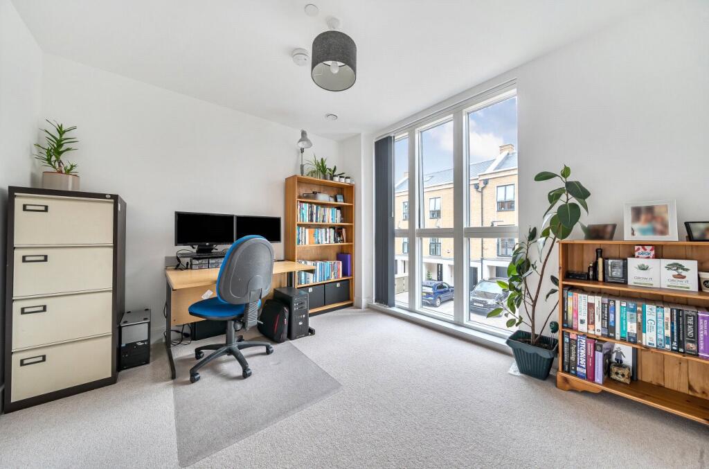 1329121-7-688244b...