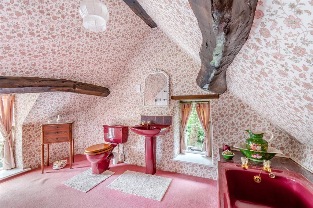 En-Suite Bathroom