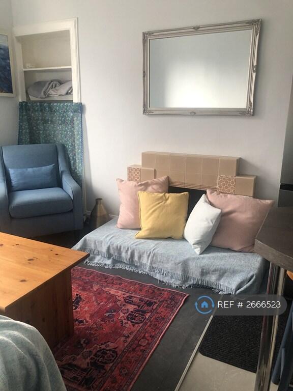 Living Room-4