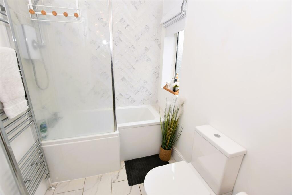 Bathroom - additional image.JPG