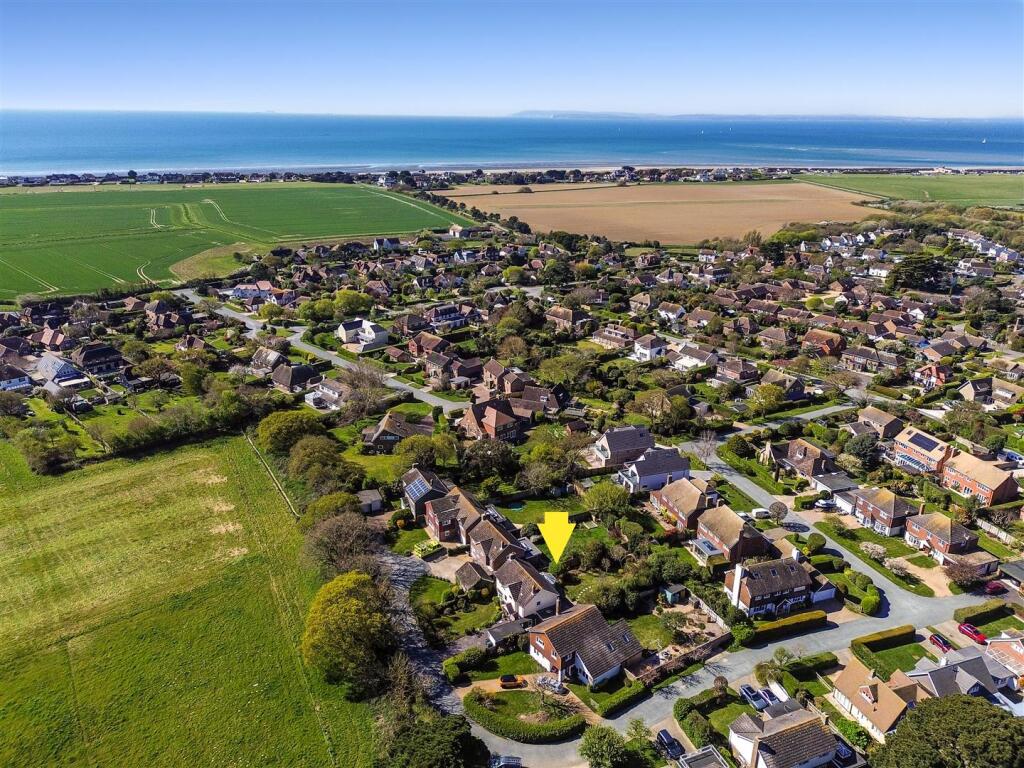 Ph36_5842085 arrow.jpg